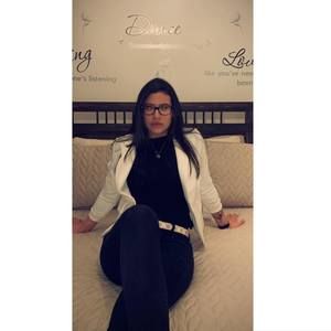 Meet your Posher, Nathalia